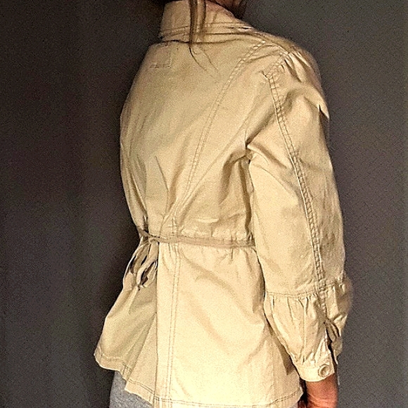 Caslon Spring Jacket BEIGE 3/4 Puff Sleeves Lightweight Nordstroms Jrs. Large - Picture 8 of 13